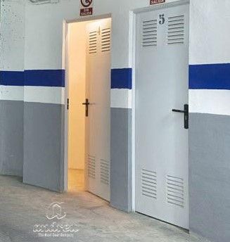 Puerta Españolas Doble Chapa Pintado Multiuso ANDREU